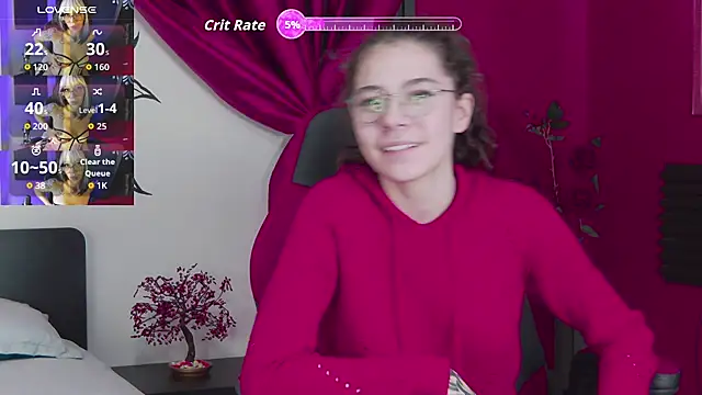 Snapshot of RavennMoonn chatting on 09-30-25, 07:53 RavennMoonn online show from 09-30-25, 07:53