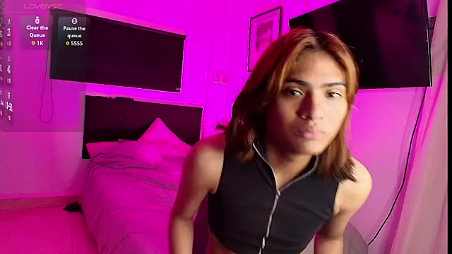 imgerver online show from 12-18-25, 01:26