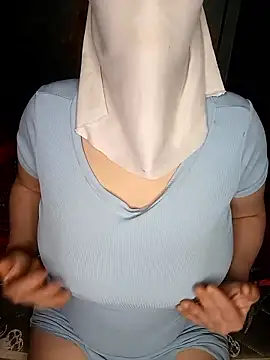 Lamia Queen  online show from 01-15-26, 08:51