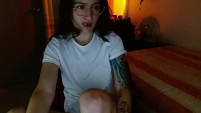 lia ana online show from 05-07-26, 05:33