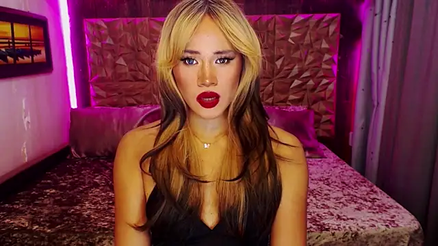 YllanaAltheaXxX online show from 11-18-25, 06:22