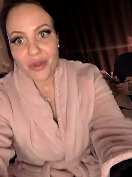 Snapshot of SwedishBaabe chatting on 10-25-25, 10:43 SwedishBaabe online show from 10-25-25, 10:43