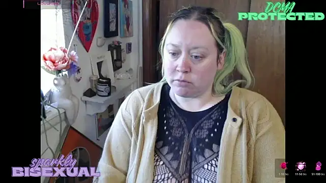 Snapshot of sparklybisexual chatting on 03-02-26, 07:32 sparklybisexual online show from 03-02-26, 07:32