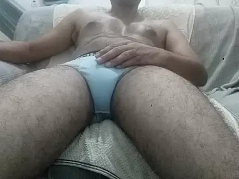 Snapshot of Rolludo_ chatting on 04-19-26, 01:34 Rolludo online show from 04-19-26, 01:34