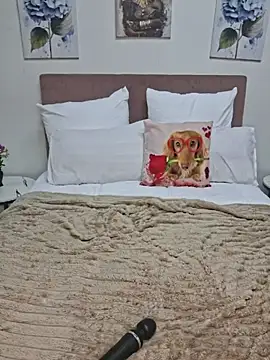 ELAINE xXxX online show from 04-23-26, 08:32