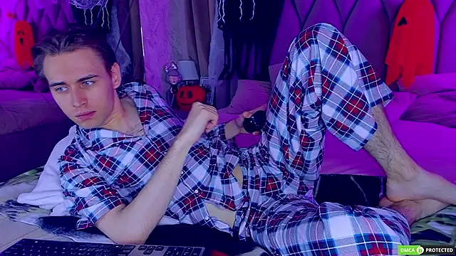 WilliamDyson online show from 10-20-25, 03:08