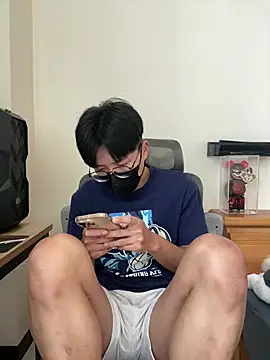 Snapshot of Allen20y chatting on 07-18-26, 06:11 Allen20y online show from 07-18-26, 06:11