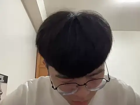 Snapshot of Allen20y chatting on 06-10-26, 01:23 Allen20y online show from 06-10-26, 01:23