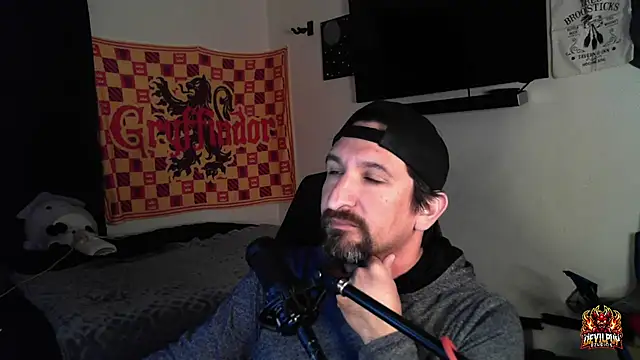 DevilPup75  online show from 09-27-25, 08:42