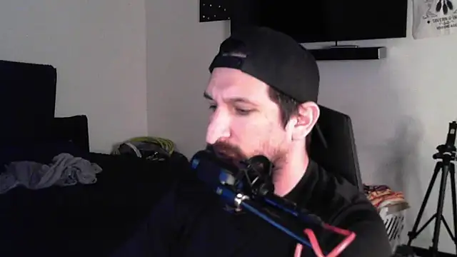 DevilPup75  online show from 09-10-25, 12:09