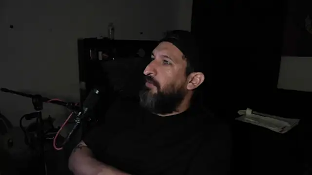 Snapshot of DevilPup75_ chatting on 06-24-26, 01:37 DevilPup75 online show from 06-24-26, 01:37