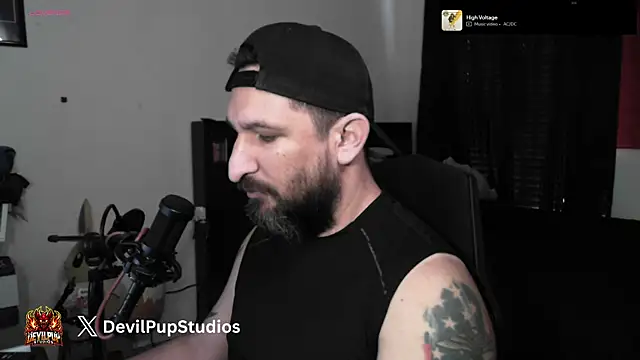 Snapshot of DevilPup75_ chatting on 06-12-26, 04:49 DevilPup75 online show from 06-12-26, 04:49