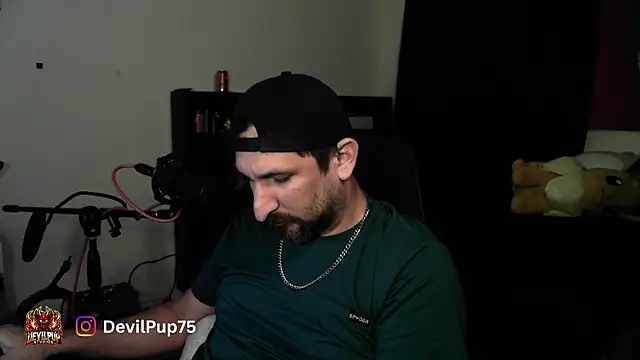 Snapshot of DevilPup75_ chatting on 07-12-26, 04:13 DevilPup75 online show from 07-12-26, 04:13