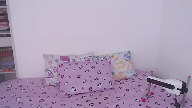 Tiiana online show from 04-17-26, 03:37