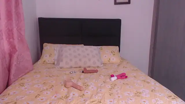 Snapshot of Tiiana chatting on 02-13-26, 05:24 Tiiana online show from 02-13-26, 05:24