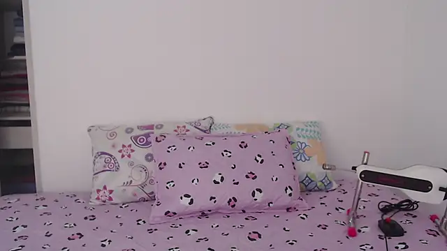 Snapshot of Tiiana chatting on 04-19-26, 01:45 Tiiana online show from 04-19-26, 01:45