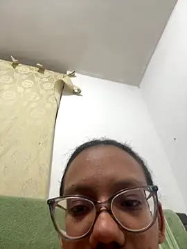 Valen1800 online show from 12-19-25, 02:15