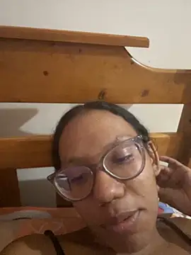 Snapshot of Valen1800 chatting on 09-13-25, 01:27 Valen1800 online show from 09-13-25, 01:27