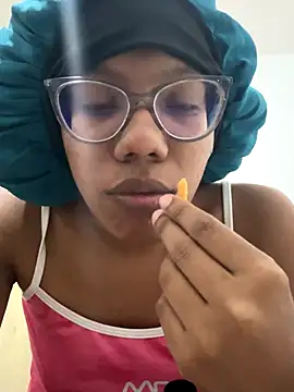 Valen1800 online show from 10-28-25, 01:39