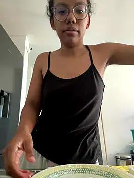 Valen1800 online show from 12-21-25, 06:42