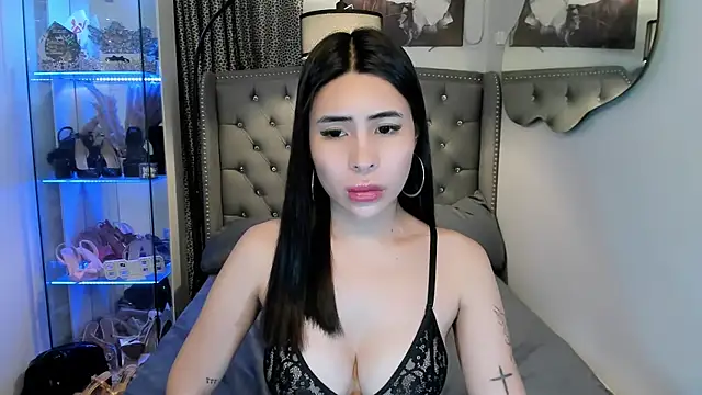 Claudia empress online show from 10-23-25, 04:49