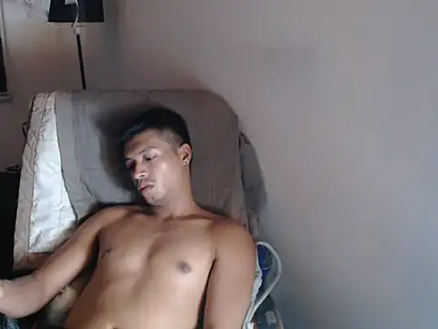 Snapshot of Asian_gregor chatting on 06-10-26, 01:51 Asian gregor online show from 06-10-26, 01:51
