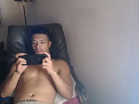 Snapshot of Asian_gregor chatting on 06-01-26, 04:28 Asian gregor online show from 06-01-26, 04:28