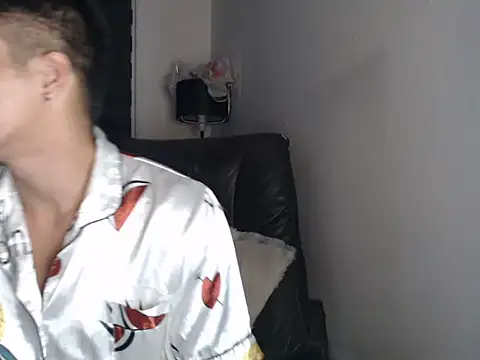Snapshot of Asian_gregor chatting on 06-15-26, 07:46 Asian gregor online show from 06-15-26, 07:46