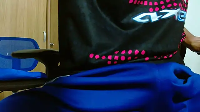 skinny23cm online show from 09-30-25, 10:38