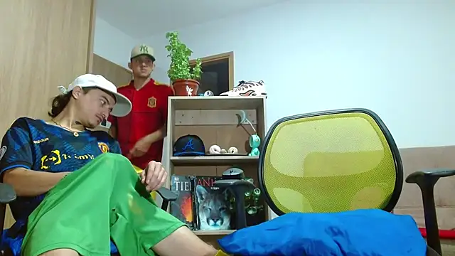 skinny23cm online show from 10-18-25, 10:50