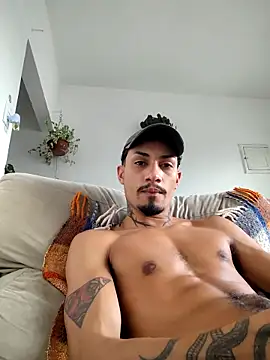 Snapshot of tierre21 chatting on 09-30-25, 03:40 tierre21 online show from 09-30-25, 03:40