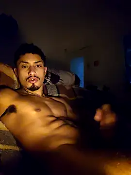 Snapshot of tierre21 chatting on 10-18-25, 06:04 tierre21 online show from 10-18-25, 06:04