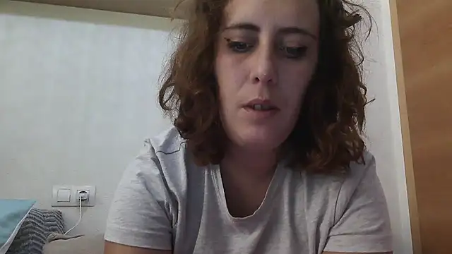 laxinna123 online show from 10-19-25, 10:07