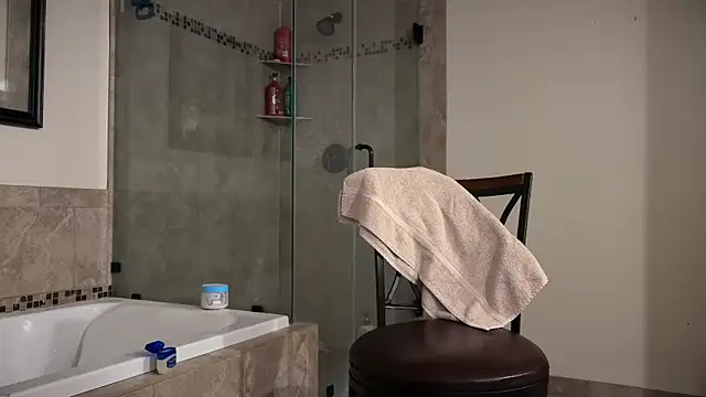 DERTYLAY online show from 10-24-25, 04:55