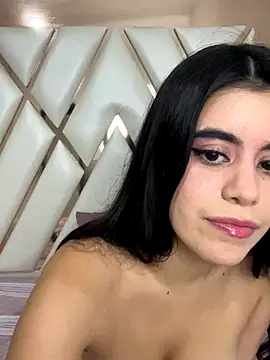 CoralineRusso1 online show from 11-14-25, 07:01