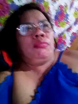 Snapshot of Huge_mama69 chatting on 09-19-25, 03:05 Huge mama69 online show from 09-19-25, 03:05
