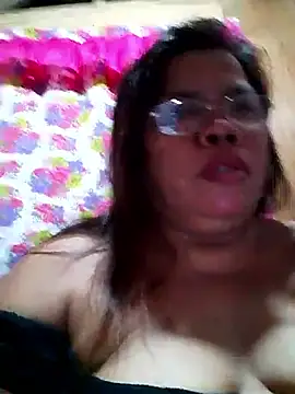 Snapshot of Huge_mama69 chatting on 10-10-25, 07:36 Huge mama69 online show from 10-10-25, 07:36