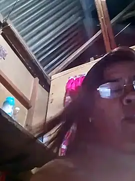 Snapshot of Huge_mama69 chatting on 10-16-25, 05:38 Huge mama69 online show from 10-16-25, 05:38