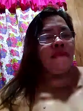 Snapshot of Huge_mama69 chatting on 10-14-25, 11:04 Huge mama69 online show from 10-14-25, 11:04