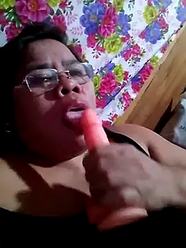 Snapshot of Huge_mama69 chatting on 09-23-25, 11:50 Huge mama69 online show from 09-23-25, 11:50