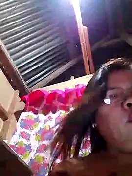 Snapshot of Huge_mama69 chatting on 10-02-25, 03:04 Huge mama69 online show from 10-02-25, 03:04