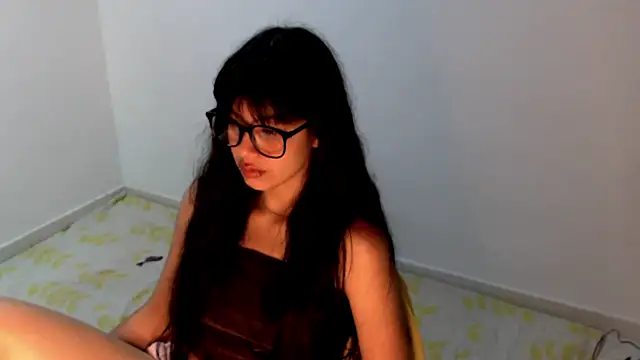 Snapshot of meganmiauu chatting on 05-31-26, 04:02 meganmiauu online show from 05-31-26, 04:02