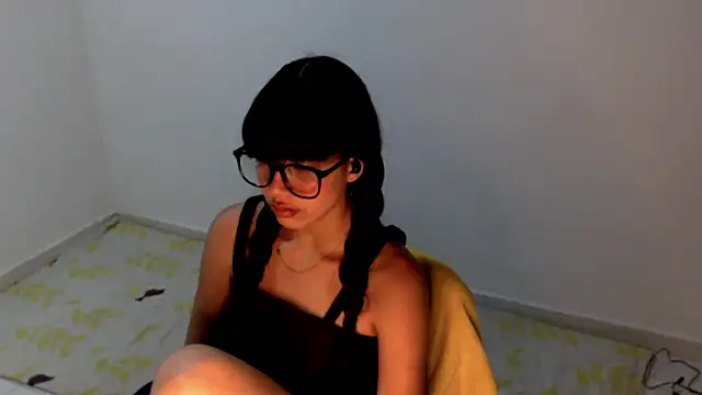 Snapshot of meganmiauu chatting on 06-01-26, 03:51 meganmiauu online show from 06-01-26, 03:51