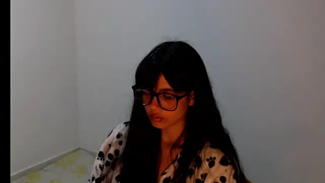 Snapshot of meganmiauu chatting on 06-19-26, 12:00 meganmiauu online show from 06-19-26, 12:00