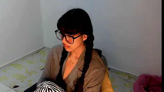 Snapshot of meganmiauu chatting on 05-25-26, 12:26 meganmiauu online show from 05-25-26, 12:26