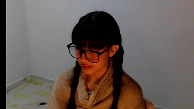 Snapshot of meganmiauu chatting on 06-08-26, 10:49 meganmiauu online show from 06-08-26, 10:49