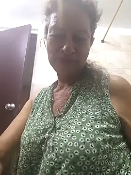 MaryeLunna online show from 10-23-25, 12:42