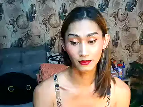Snapshot of youarea_dreamer chatting on 12-15-25, 02:34 youarea dreamer online show from 12-15-25, 02:34
