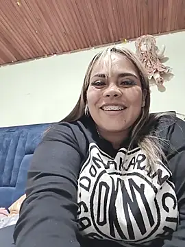 EmilyDuran  online show from 12-19-25, 05:43