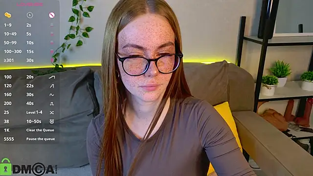 Roxy Sunnny online show from 10-26-25, 09:31